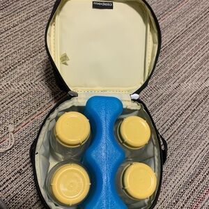 MEDELA BOTTLES COOLER